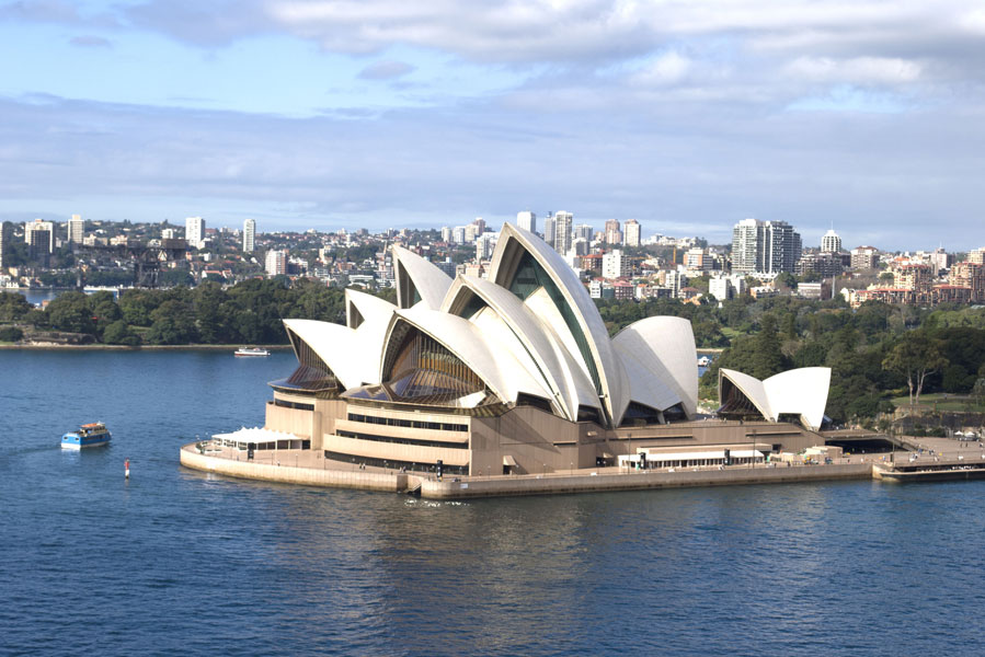 Scenic image of moving overseas with UniGroup Worldwide International Movers Sydney